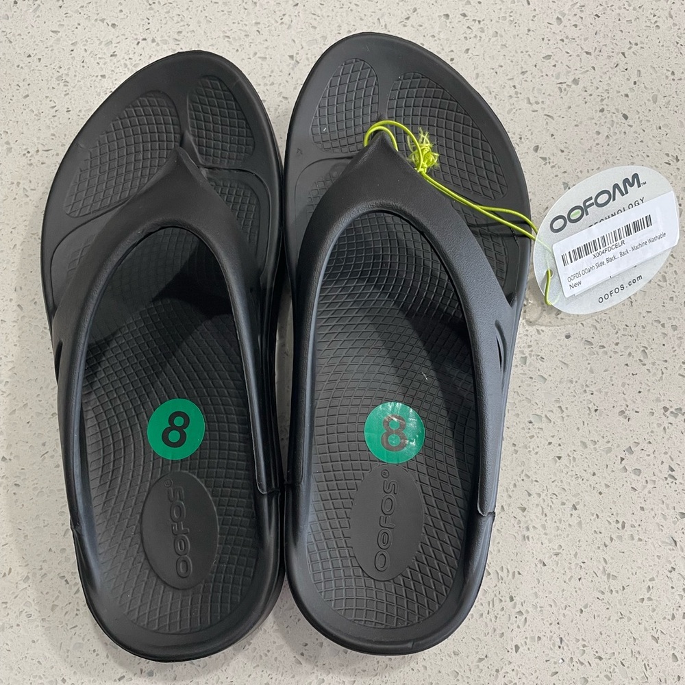 NWT OOFOS Women’s Sandals Black Size 8